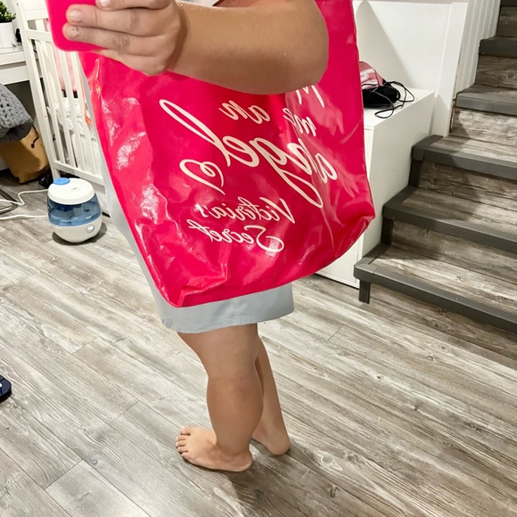 Large Victoria’s Secret tote - Picture 7 of 9